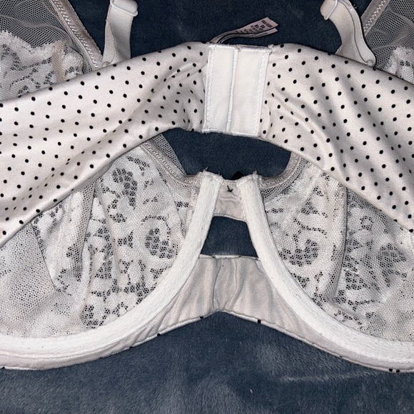 Victoria Secret - Body by Victoria - 38DD Lace & Mesh Bra - White Polka … - Picture 4 of 4